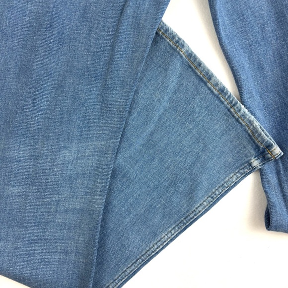 NWT Forever 21 Highrise Med Wash Distress “70’s” Wide Leg Flare Jeans (30) - Picture 10 of 16